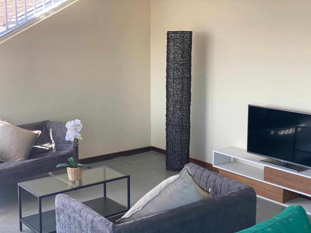 Bed and Breakfast Residencia 12 Octubre Madryt Zewnętrze zdjęcie